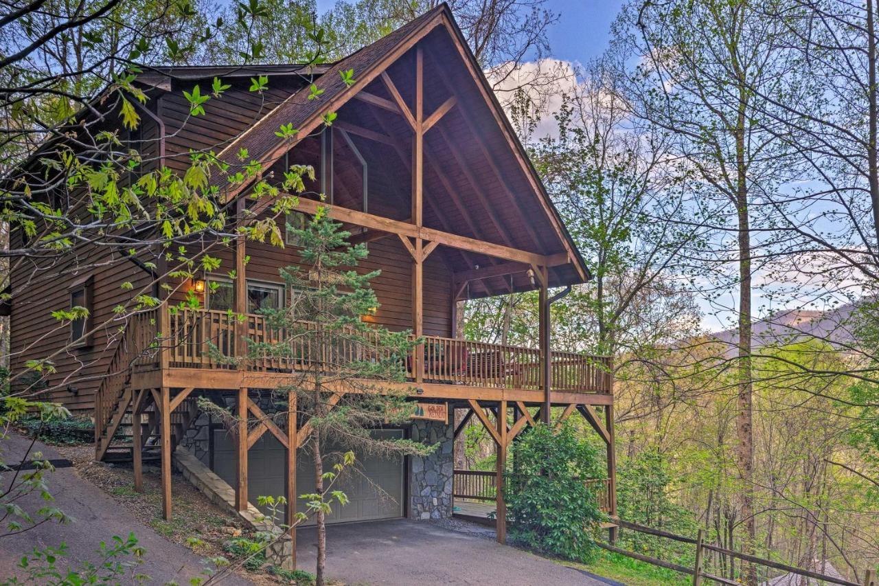 Spacious Maggie Valley Cabin With Hot Tub And Mtn View Exterior foto
