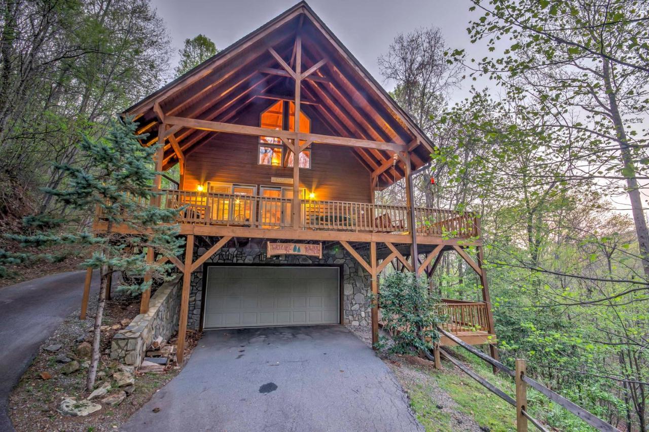 Spacious Maggie Valley Cabin With Hot Tub And Mtn View Exterior foto